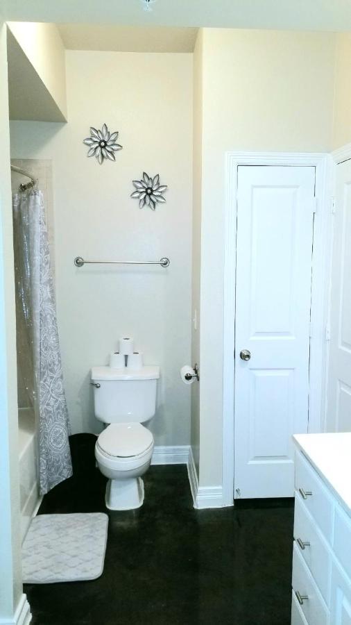 Roomy Downtown Abode Houston Esterno foto